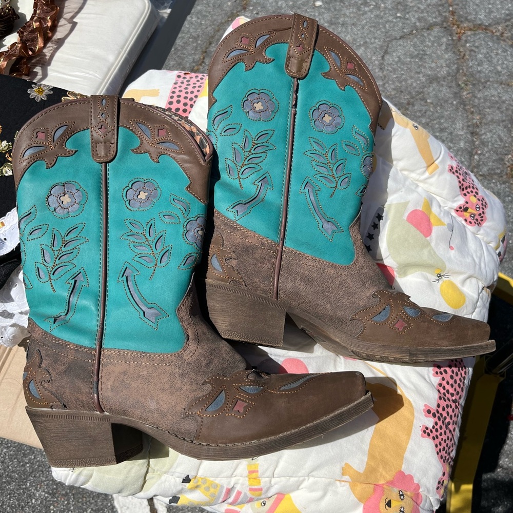 Laredo Cowgirl Boots